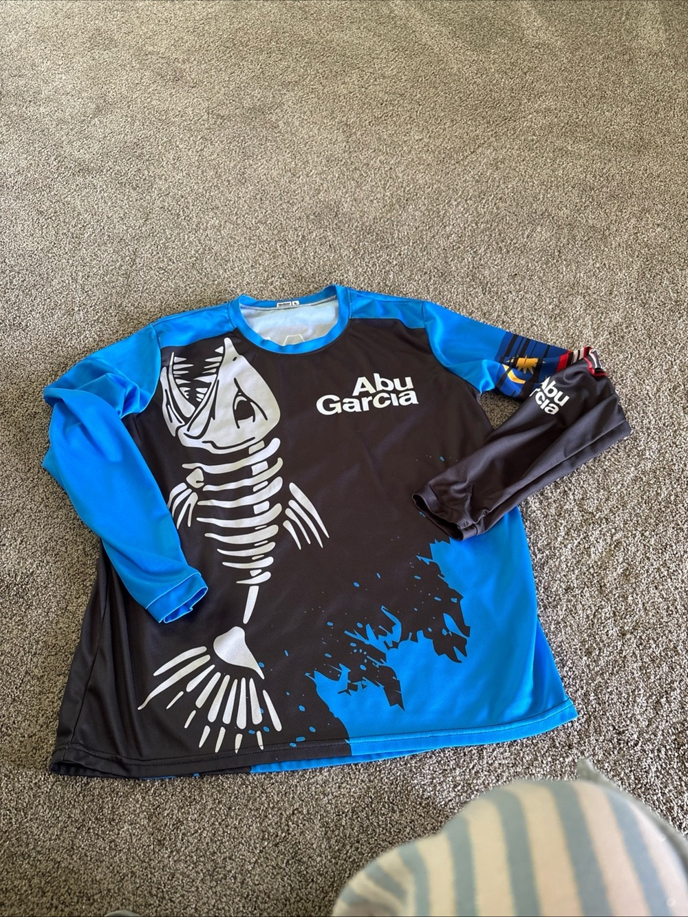 Abu Garcia Bass Pro Shops Blue Adult L long sleeve polyester fishing shirt